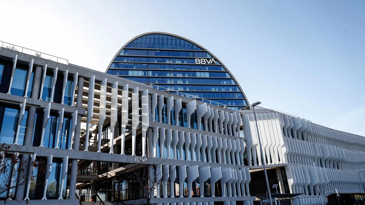 BBVA envía el nuevo folleto de la opa tras las medidas del Gobierno y la venta de TSB