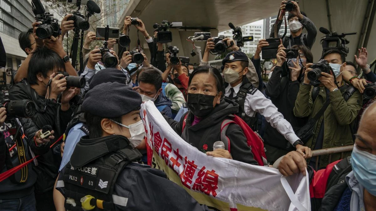 Hong Kong ofrece recompensas para detener a 19 activistas en el extranjero