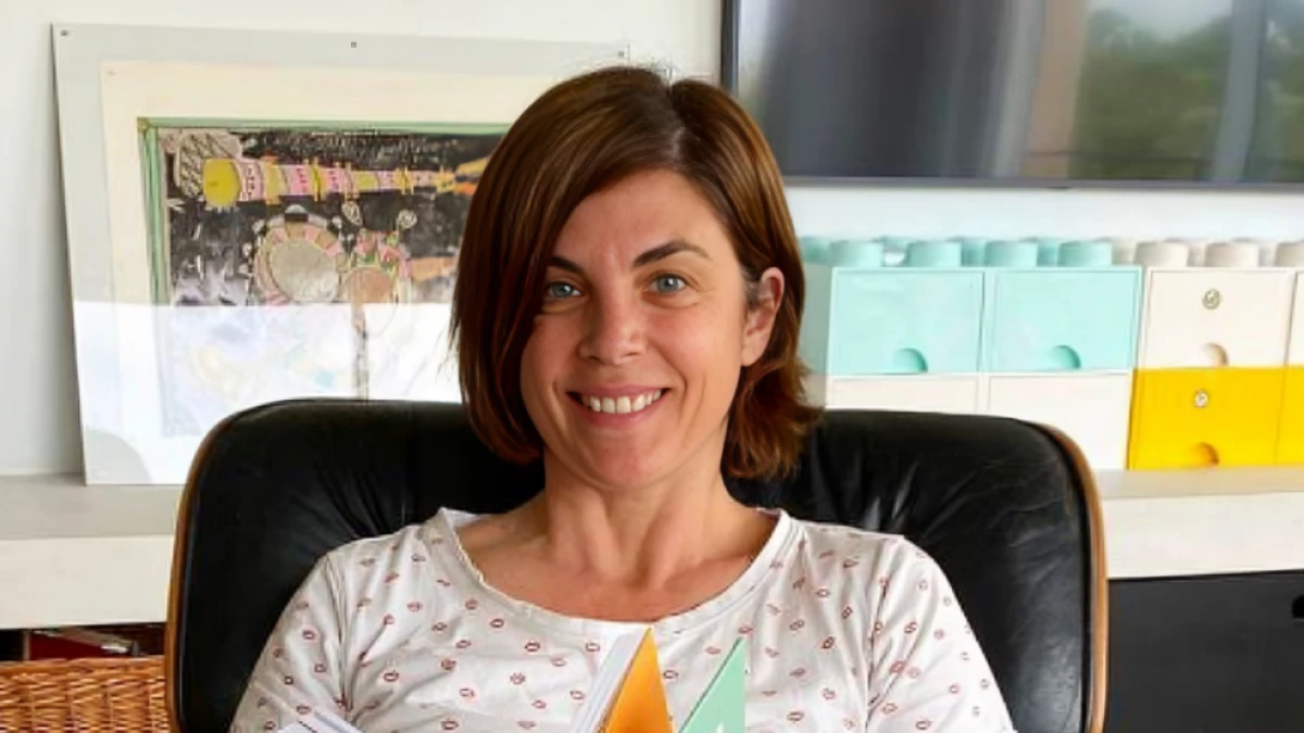 Así es el acogedor ático con terraza en Barcelona donde Samanta Villar vive con su marido y los mellizos: “Mirad mi entrada, me recuerda mucho al teatro”