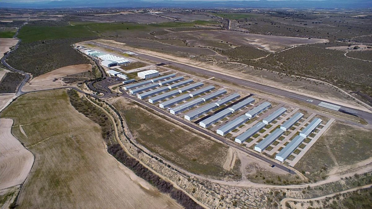Las empresas madrileñas piden otro aeropuerto ante la saturación de Barajas