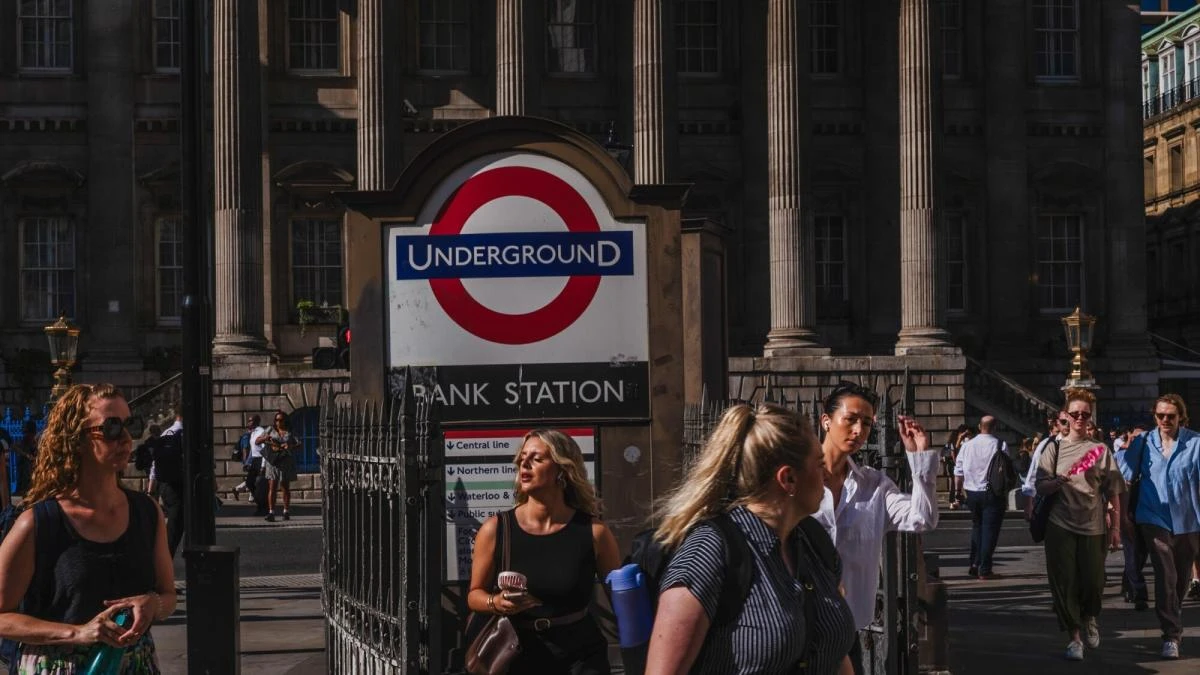Indra, favorita para gestionar el sistema de pago del transporte de Londres