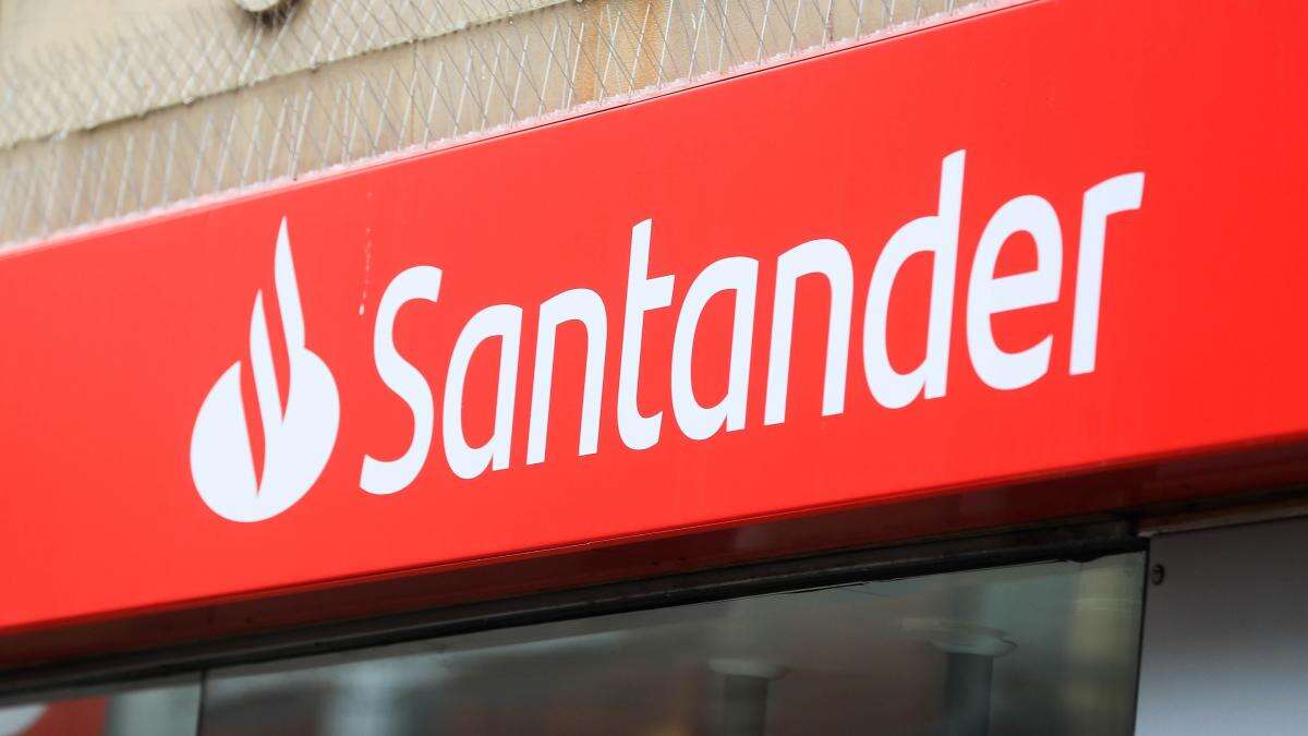 Santander cerrará la quinta parte de sus sucursales británicas y deja 750 empleos en el aire