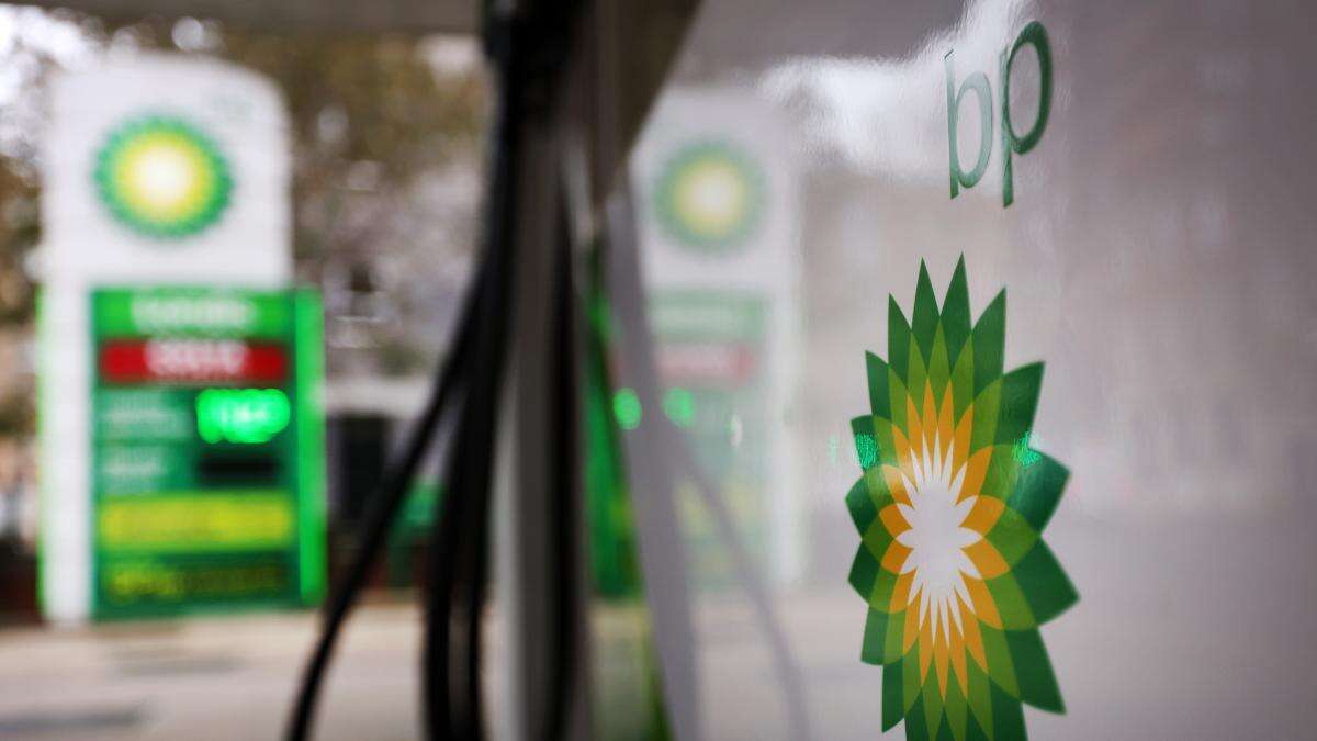 BP reduce la inversión en energía verde y vuelve a centrarse en las fósiles