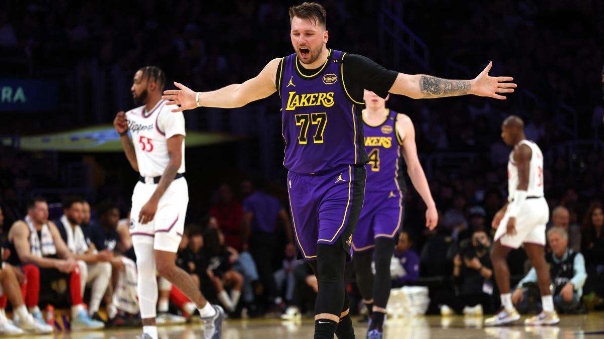 Doncic se regala el derbi ante Clippers por su cumpleaños y los Cavs asaltan Boston