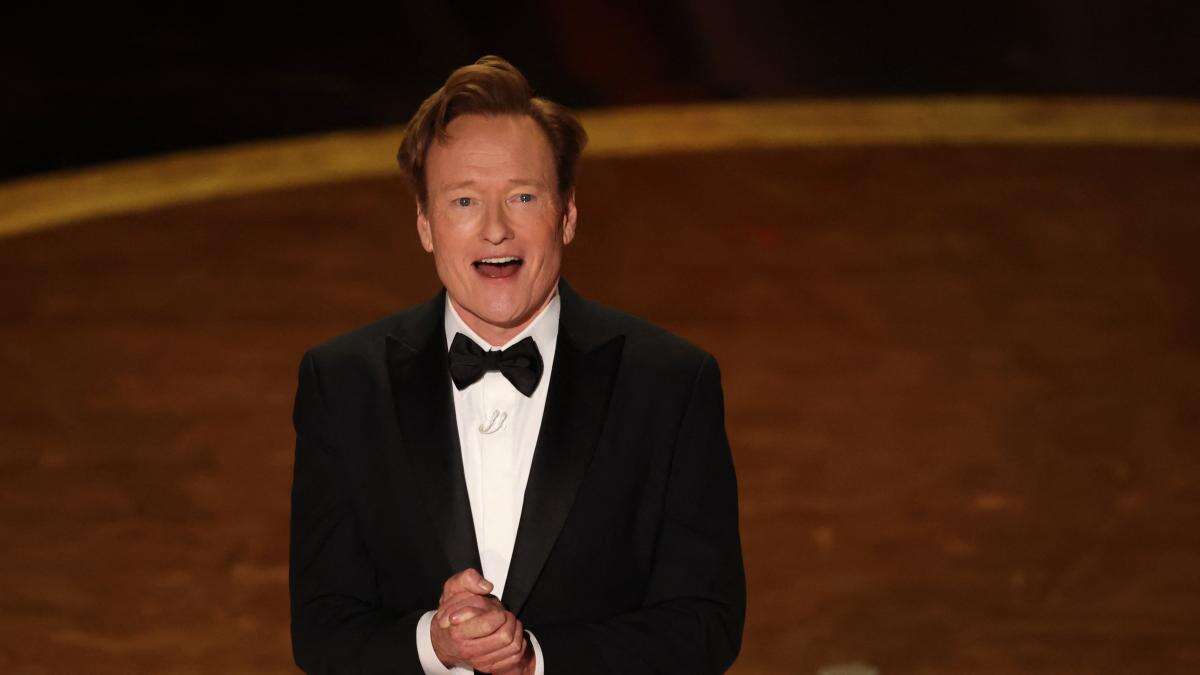 Las bromas de Conan O'Brien en los Oscars sobre Karla Sofía Gascón y Antonio Banderas