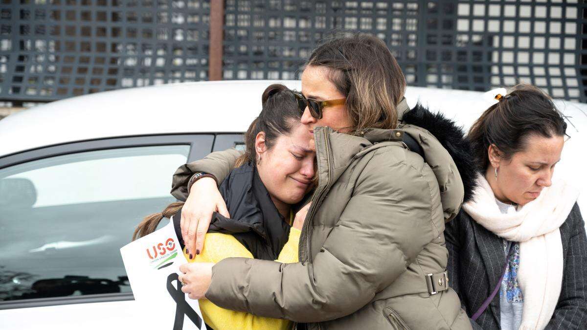 El juez encierra en un centro a los tres menores detenidos por el asesinato de su educadora