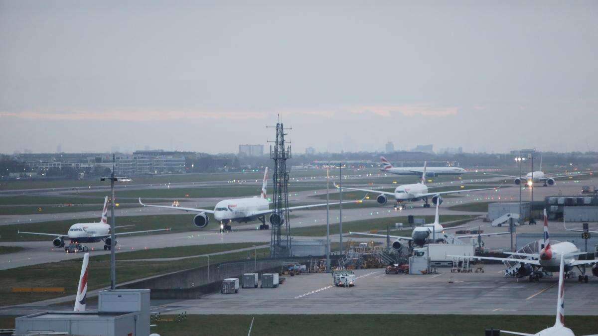 El aeropuerto de Heathrow afirma estar en pleno funcionamiento tras el apagón