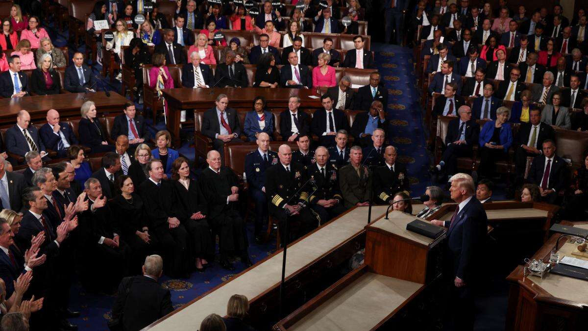 Las mentiras de Trump ante el Congreso: “Ocho millones de dólares en convertir a los ratones en transgénero”