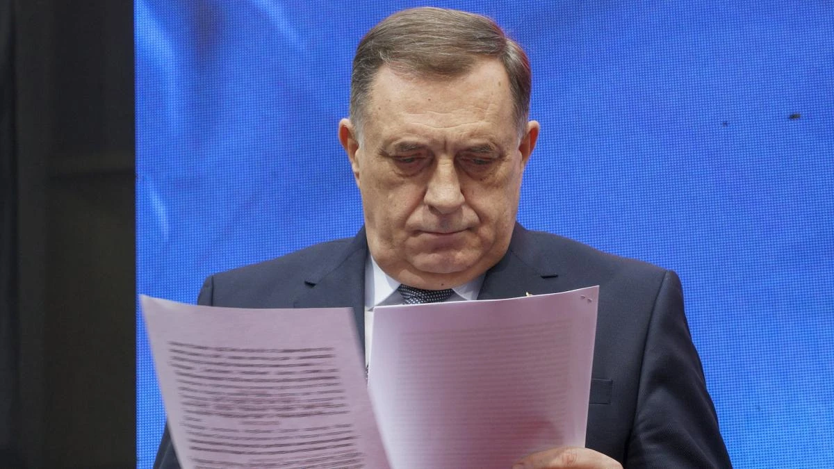 Bosnia pide una orden internacional de arresto contra el líder serbio Dodik