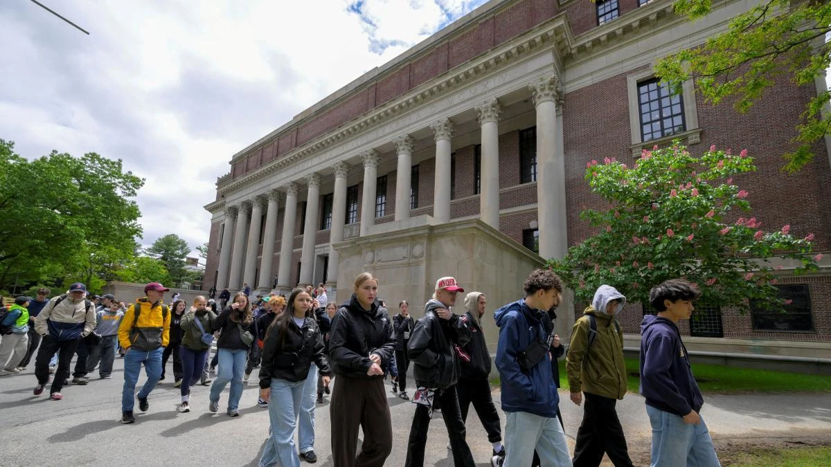 Harvard se apunta un tanto con el fallo judicial que prohíbe a Trump congelar sus fondos