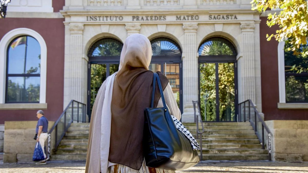 El pulso de una estudiante contra el consejo escolar: “Quiero ir con velo al instituto”