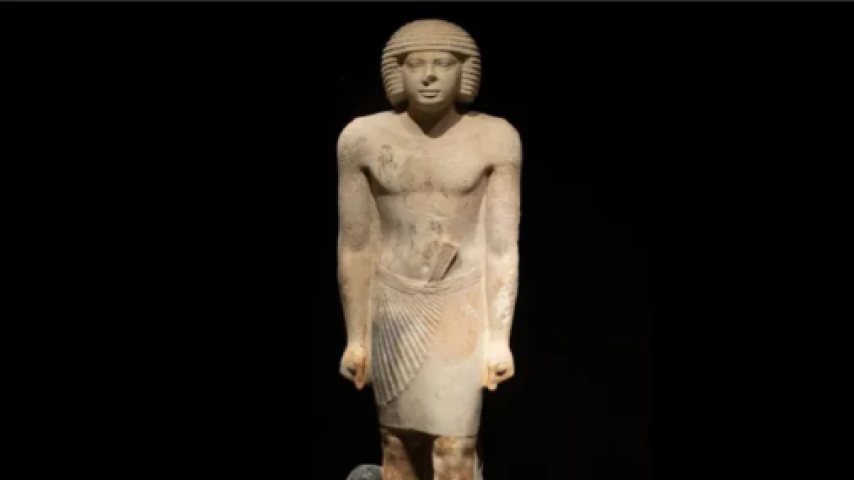 El 'Messi' del Antiguo Egipto era un noble de hace 4.500 años que ejerció de protagonista de una estatua familiar “única en su tipo”