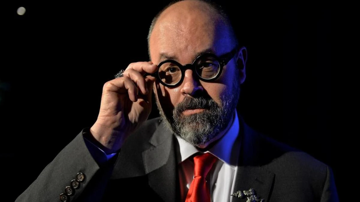 Barcelona rinde homenaje a Carlos Ruiz Zafón un año después de su muerte