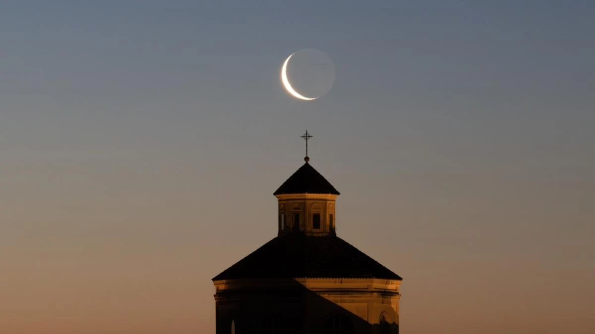 La luna madrugadora de Mont-roig