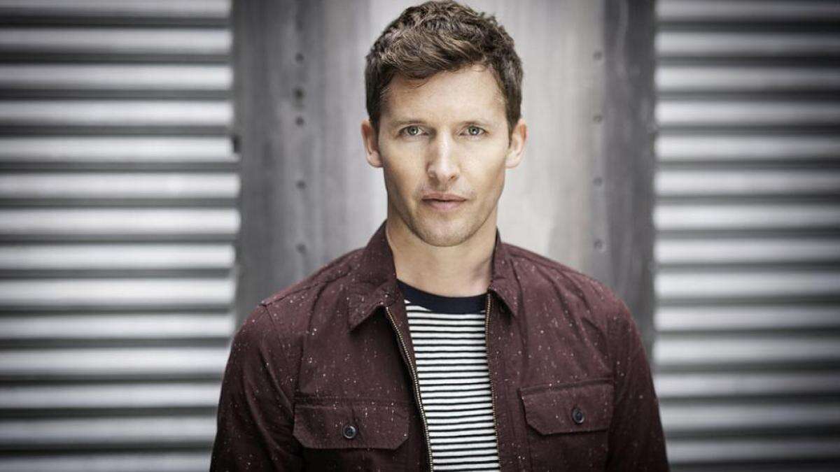 James Blunt denuncia que el diario 'News of the World' pagaba a mujeres por acostarse con famosos