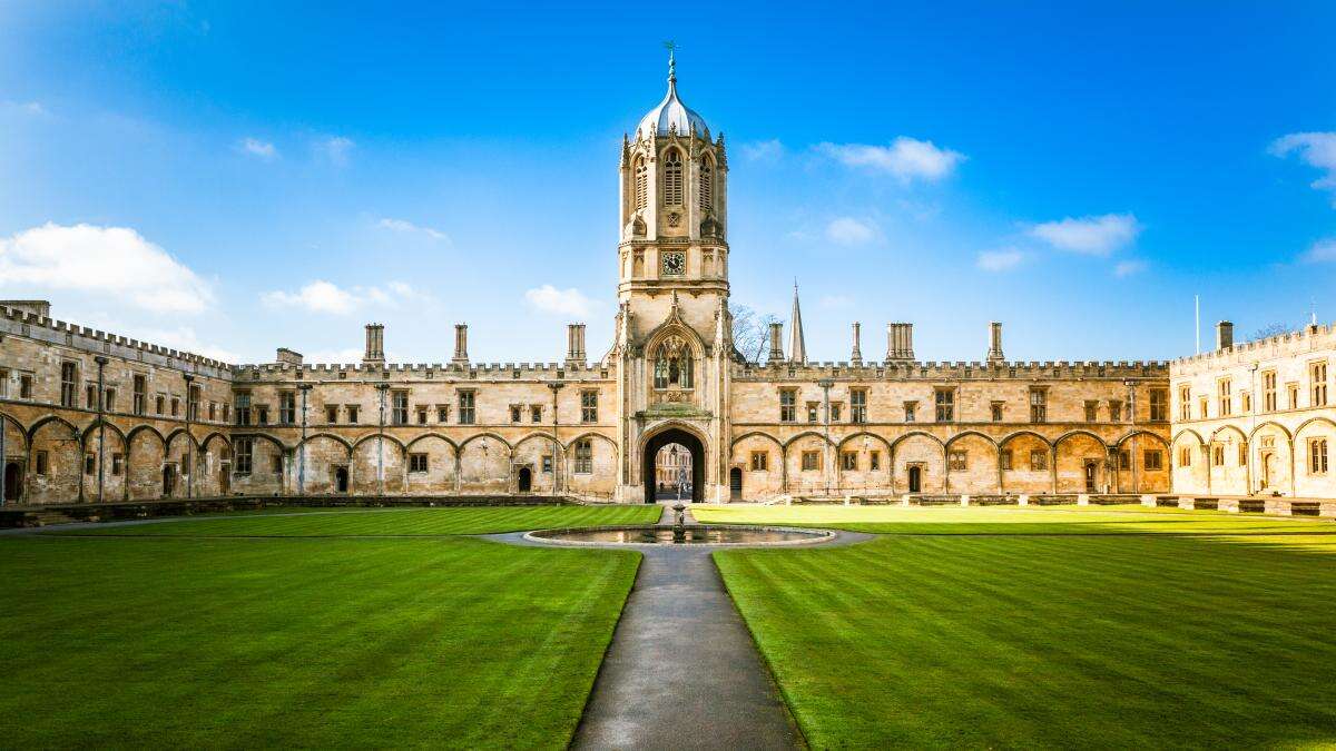 La Universidad de Oxford sopesa reformar el latín para adaptarlo a las personas no binarias