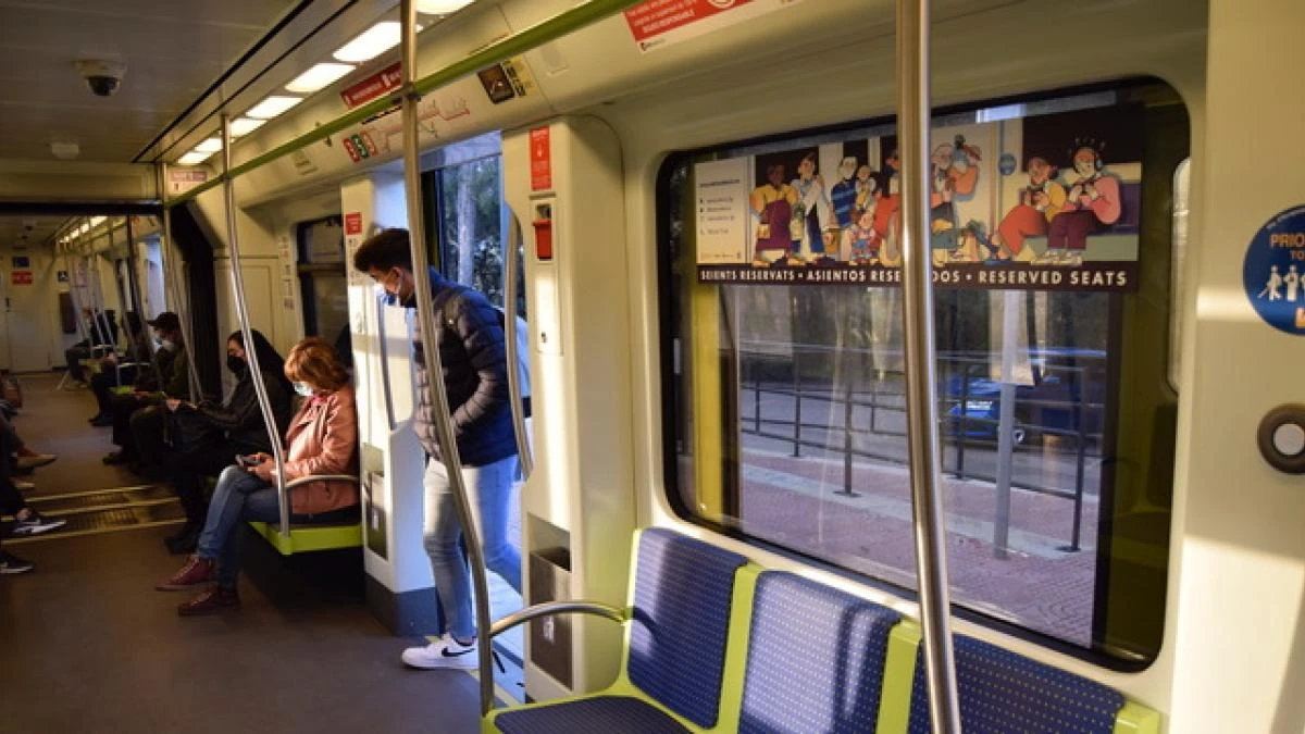 FGV levanta el veto a bicicletas en Metrovalencia aunque lo mantiene a patinetes eléctricos