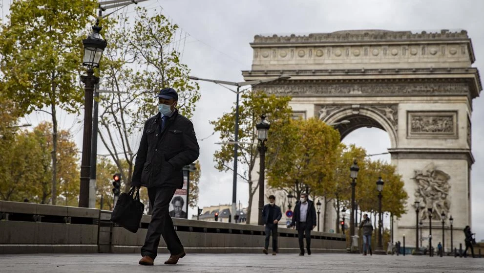 Francia prohibirá la venta en hipermercados de todo producto no esencial