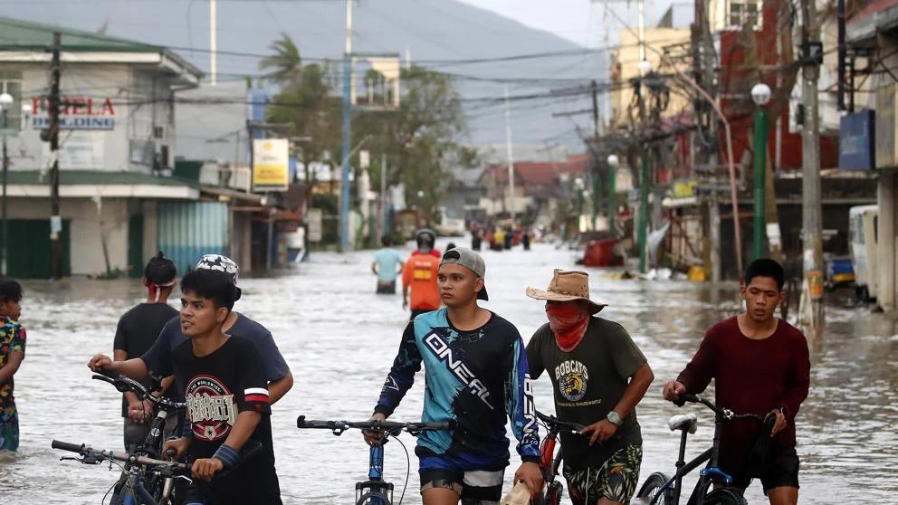 El súper tifón Goni destroza parte de Filipinas