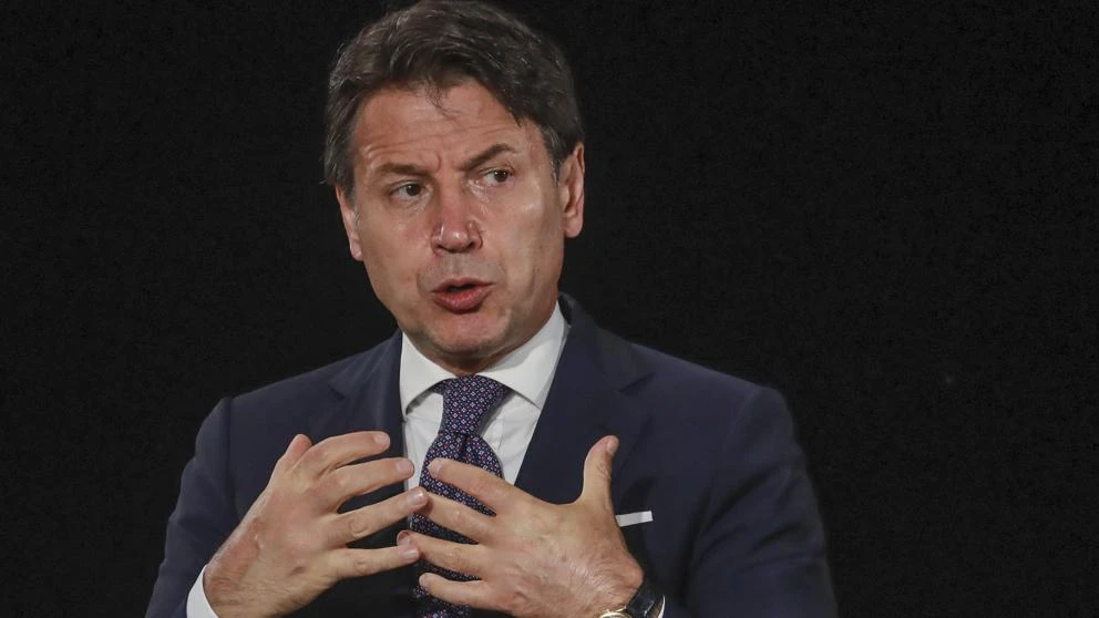Conte se concentra en revitalizar la economía tras superar las regionales