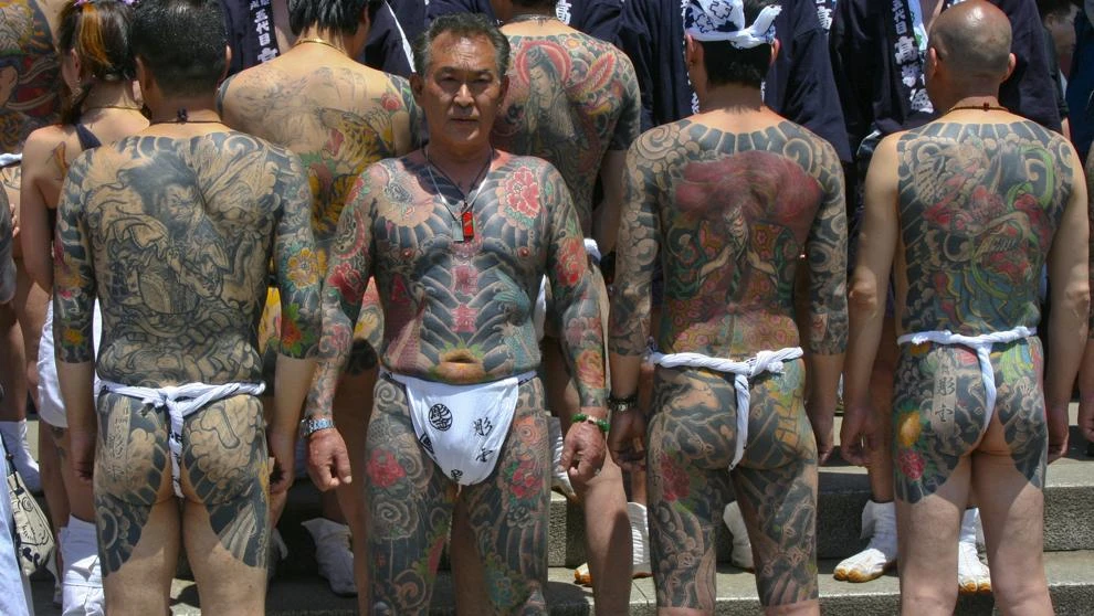 La Yakuza peina canas
