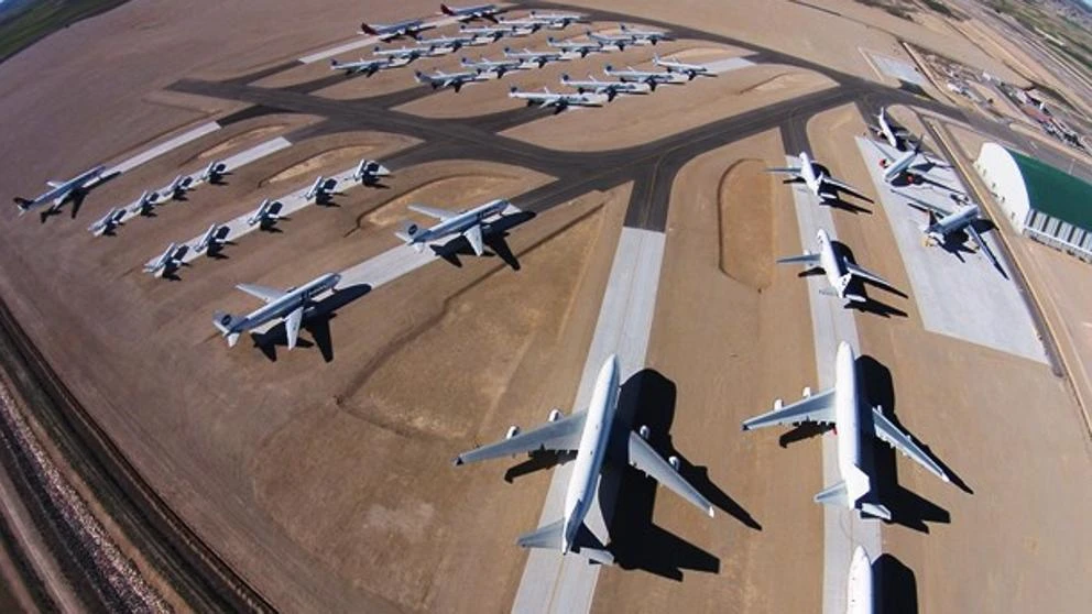 La crisis por las nubes: la mitad de vuelos, medio llenos y con lo peor por llegar
