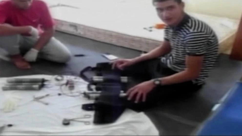 Imágenes inéditas de los terroristas del 17A mientras fabricaban explosivos: “Que miren cómo van a sufrir”