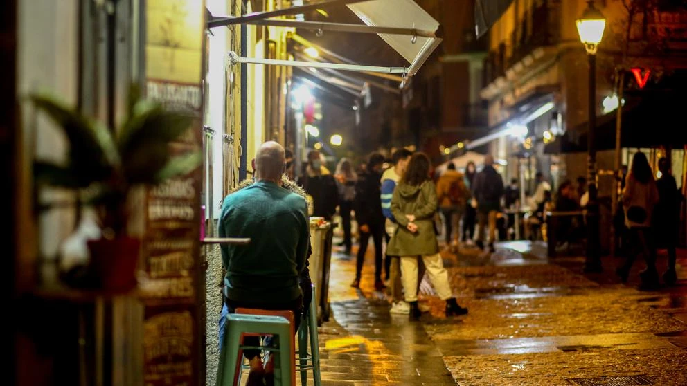 Madrid estrena restricciones tras decaer el estado de alarma