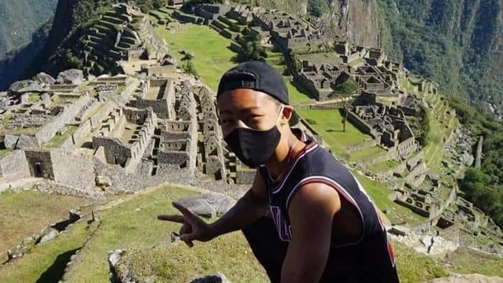 Un japonés (solo) en Machu Picchu