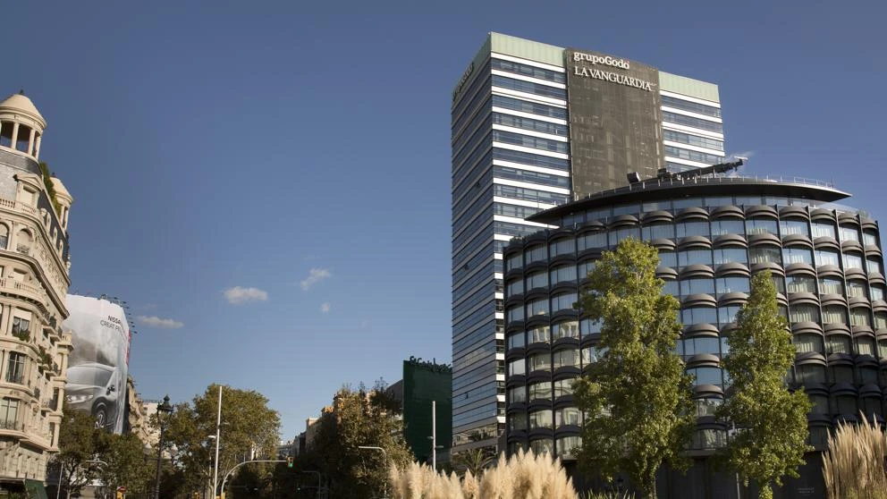 ‘La Vanguardia’ se reafirma como diario más leído en España