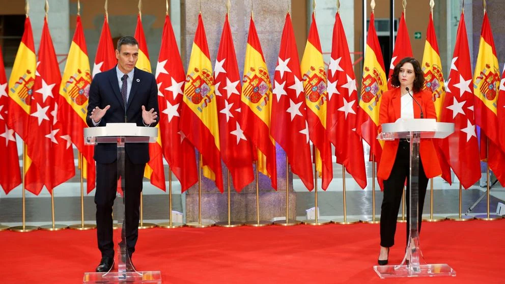 Sánchez y Ayuso lanzan un mensaje de unidad y se preparan para lo peor