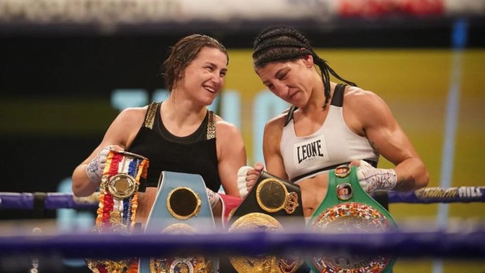 El bonito gesto de ‘La Reina’ con Katie Taylor tras perder el combate por el título del peso ligero