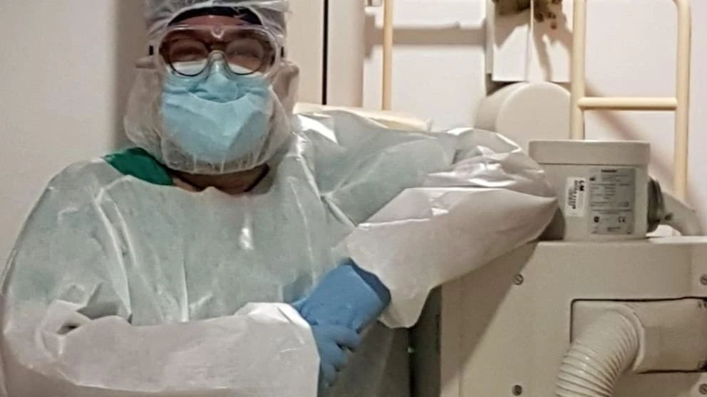 Fernando, el radiólogo del Hospital Severo Ochoa que combate la Covid con la poesía