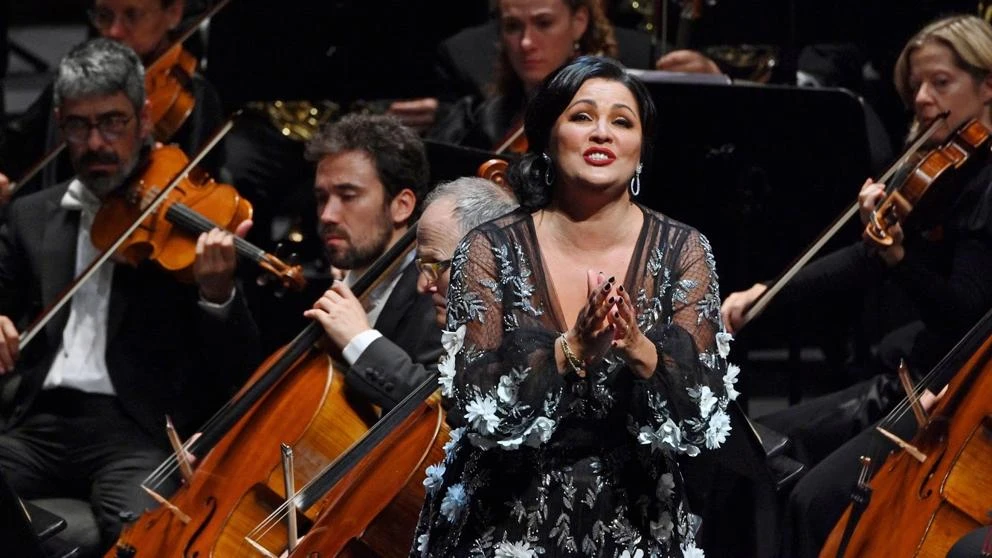 La estrella lírica Anna Netrebko, hospitalizada con neumonía tras contraer Covid