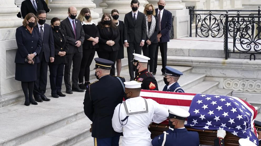 La juez Ginsburg, primera mujer en recibir un homenaje de estado en el Capitolio