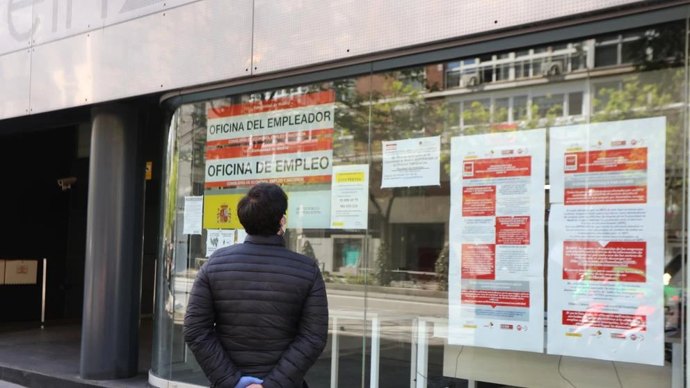 EPA: La tasa de paro sube hasta el 16,3% con 355.000 desempleados más