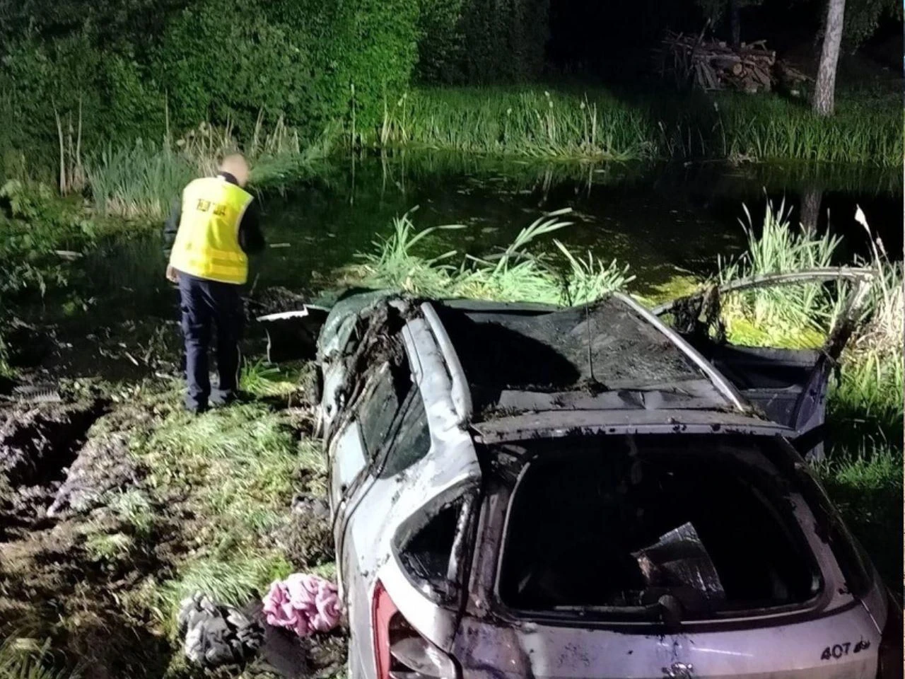 Tragedia w Brzuzem Nocna tragedia w kujawsko-pomorskiem. Dwie osoby straciły życie