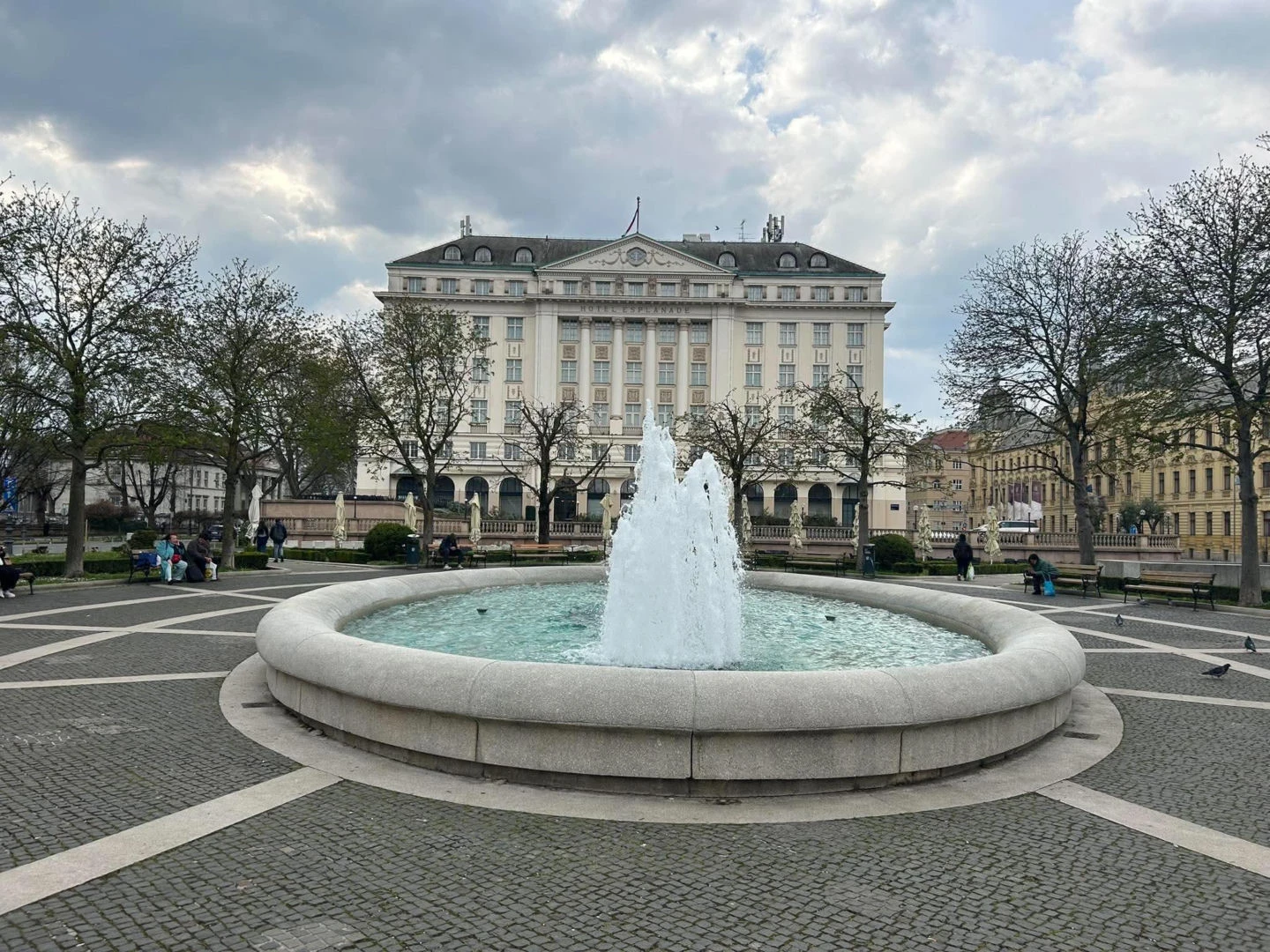 Zagrzeb kusi o każdej porze roku Zagrzeb - europejska elegancja z bałkańską duszą. Miasto idealne na każdą porę roku