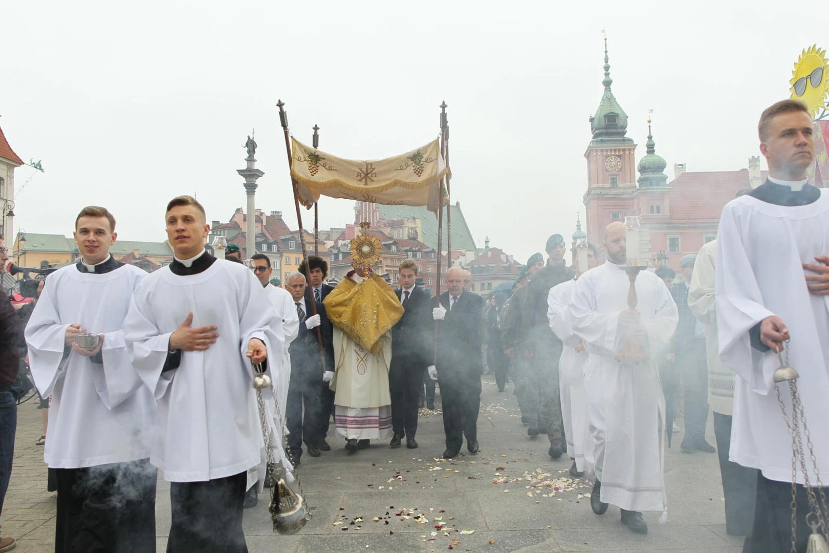 Boże Ciało 2026 Centralna procesja Bożego Ciała przeszła ulicami Warszawy. Szokujące słowa abp Galbasa podczas kazania