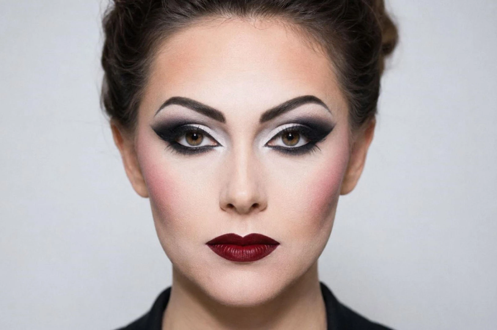 Strefa beauty Makijaż sceniczny, czyli jaki? Prekursor zawodu wizażysty w Polsce zdradza wszystkie tajniki makijażu gwiazdami