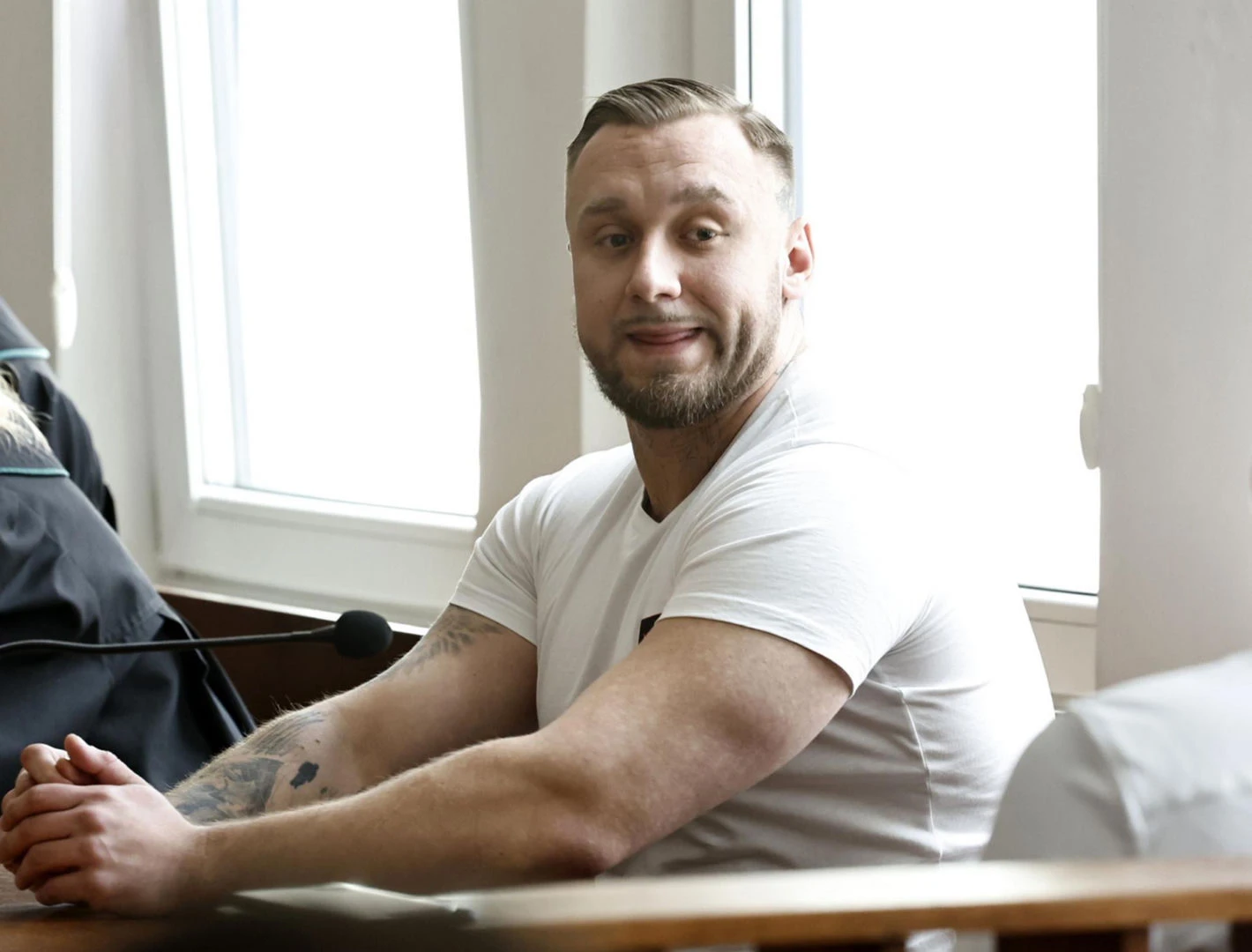 SZOKUJĄCE SZCZEGÓŁY „Zamówili dwie butelki wódki i lemoniadę”. Kelner ujawnia, co działo się przed tragedią na Trasie Łazienkowskiej