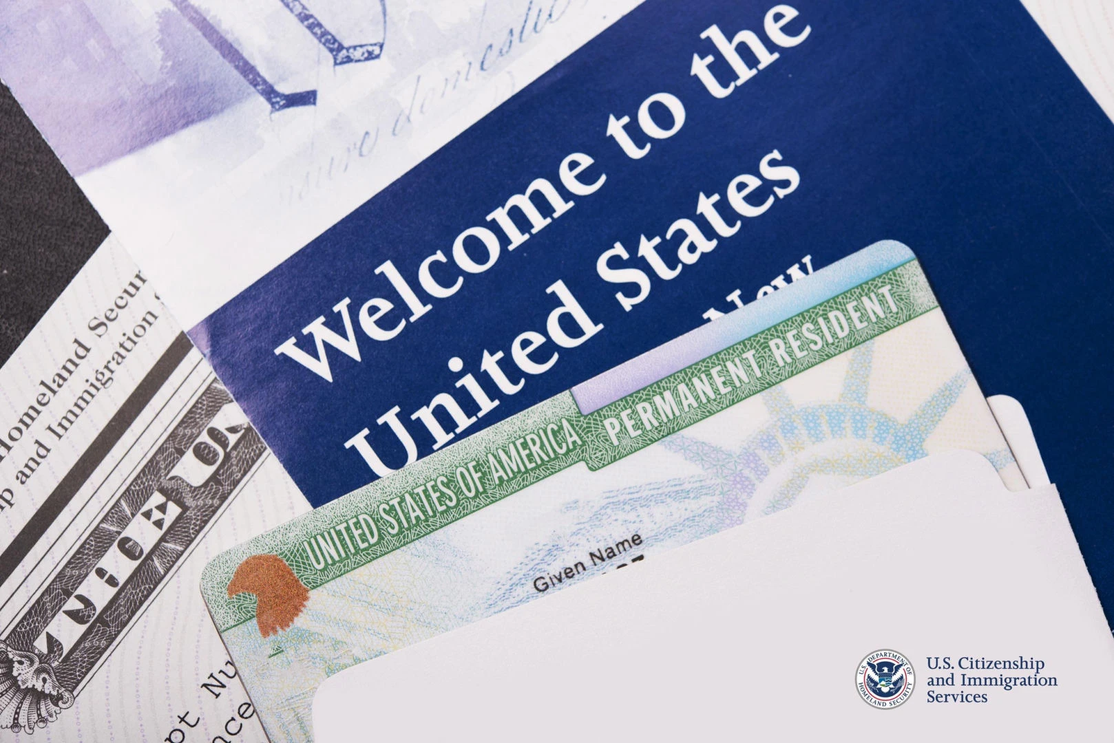 Aktywiści i imigranci zaniepokojeni Trump zmienia zasady przyznawania zielonej karty. Trzeba wyjechać z USA, by złożyć wniosek