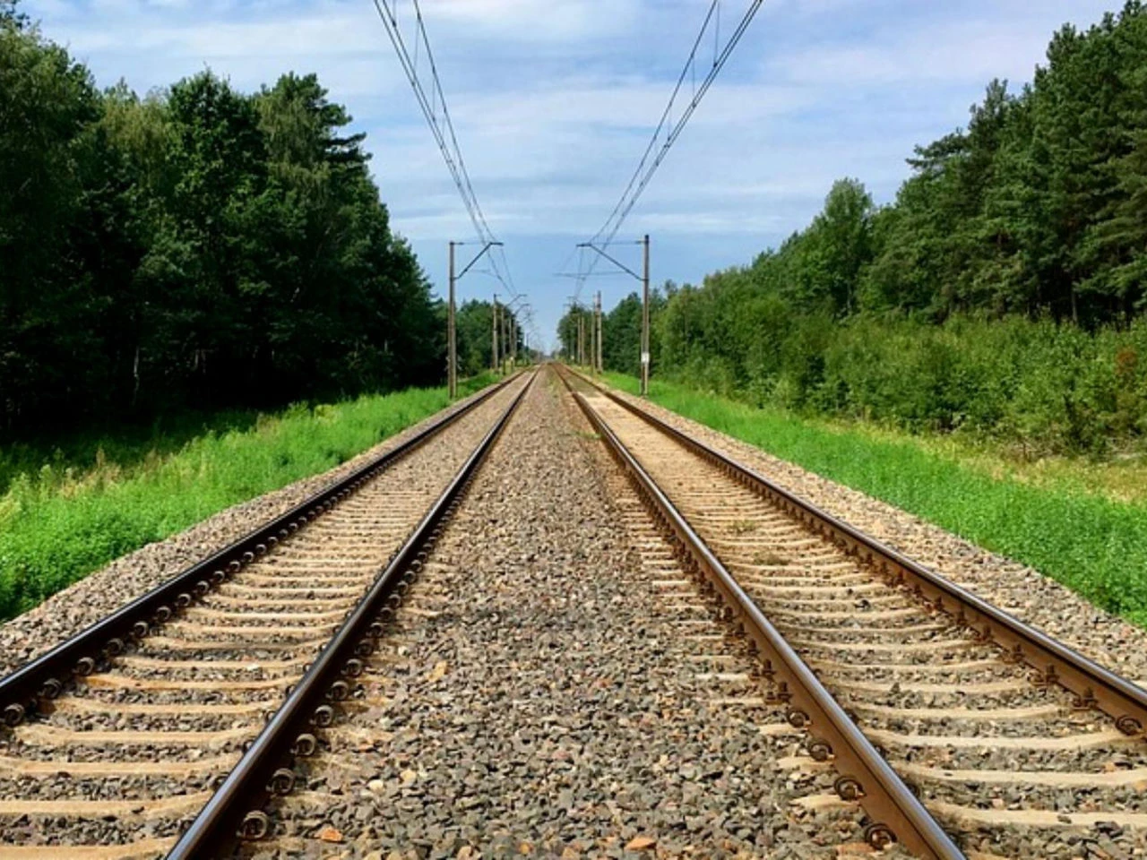 Inwestycje na kolei Niecały kilometr torów zmieni życie pasażerów kolei. Wstęp do ważnej inwestycji