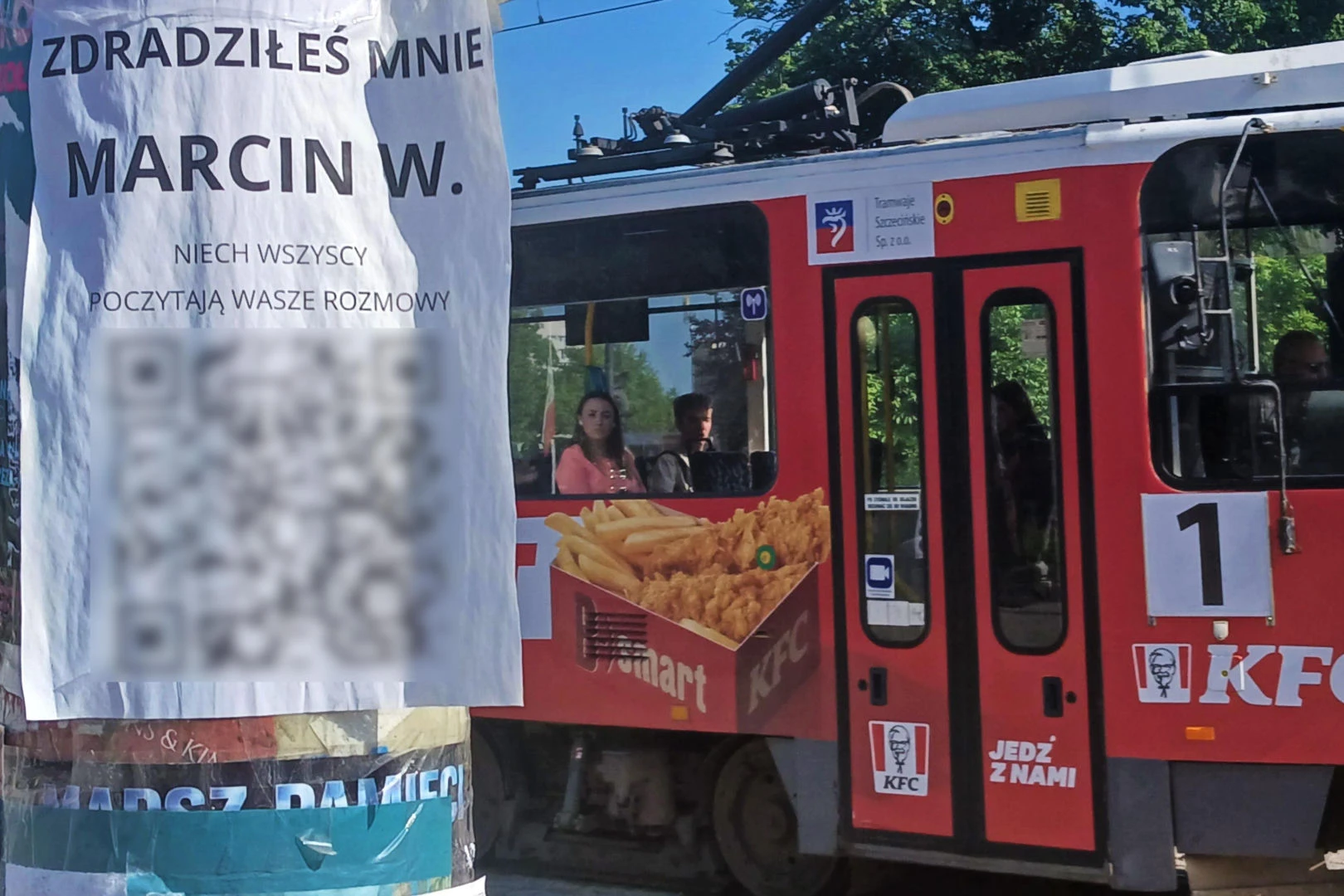 O co chodzi? „Zdradziłeś mnie, Marcin W.”. Tajemnicze plakaty w centrum miasta pod lupą detektywa. Zemsta czy sprytny scam?
