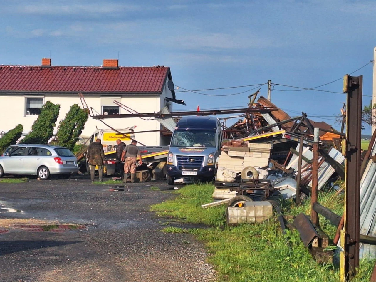 Nawałnica w Opolskiem Żywioł spustoszył Balcarzowice. Nad wsią przeszła trąba powietrzna