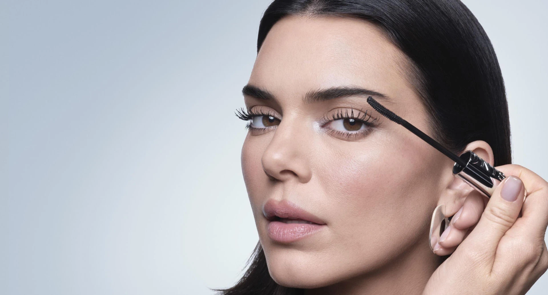 Strefa beauty L’Oréal Paris wkracza w świat glamour. Reklama „Diabeł ubiera się u prady 2” z Kendall Jenner i Simone Ashley zadebiutowała podczas gali Oskarów