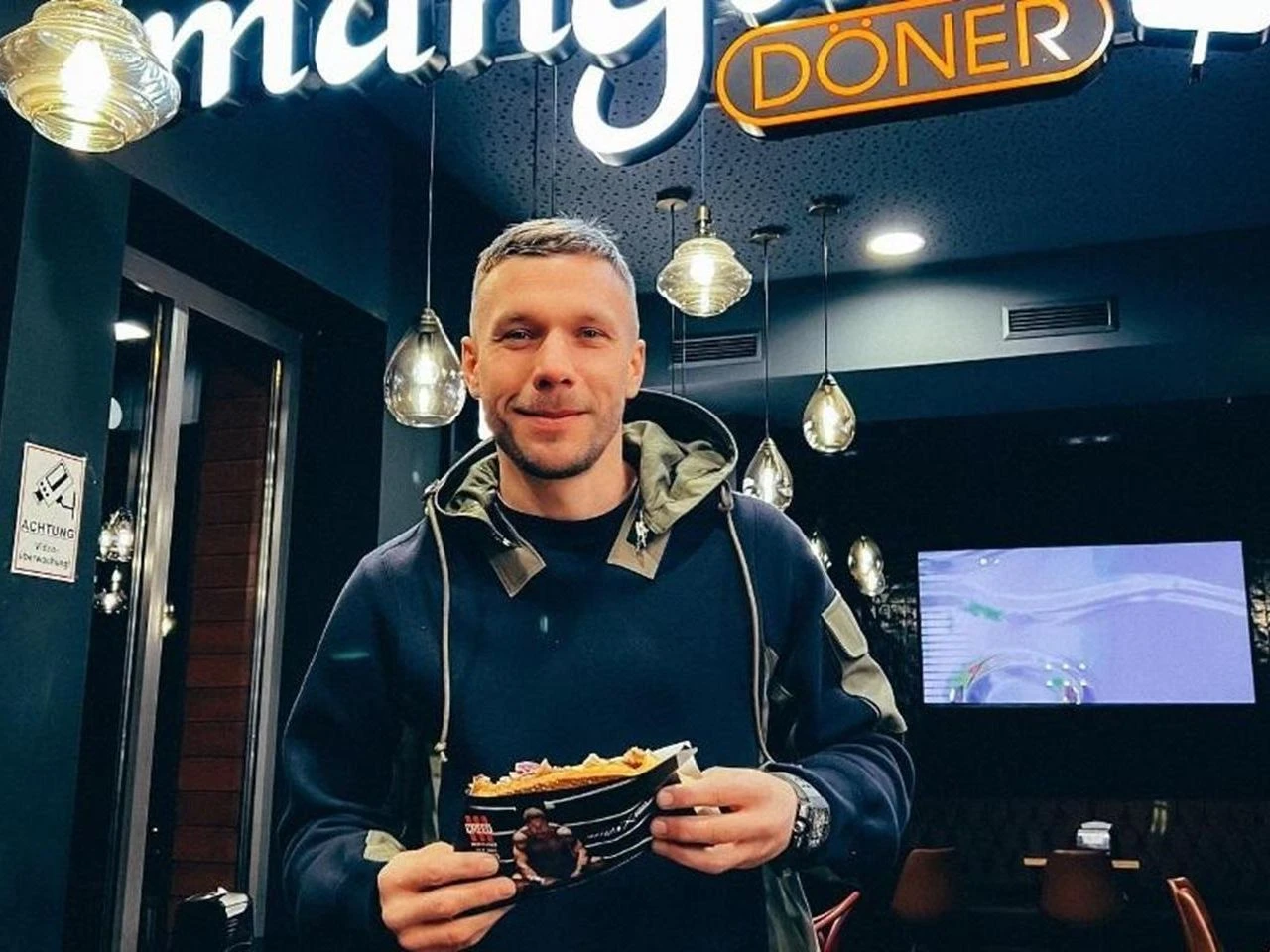 Oficjalne otwarcie Kebab Lukasa Podolskiego w Zabrzu. Znamy datę otwarcia Mangal Doner w Polsce. Gdzie …
