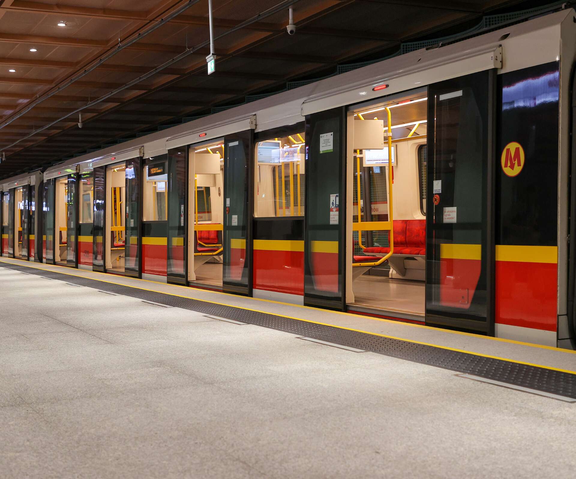 KOMUNIKACJA ZASTĘPCZA Utrudnienia w kursowaniu linii M1. Dlaczego metro nie jeździ?