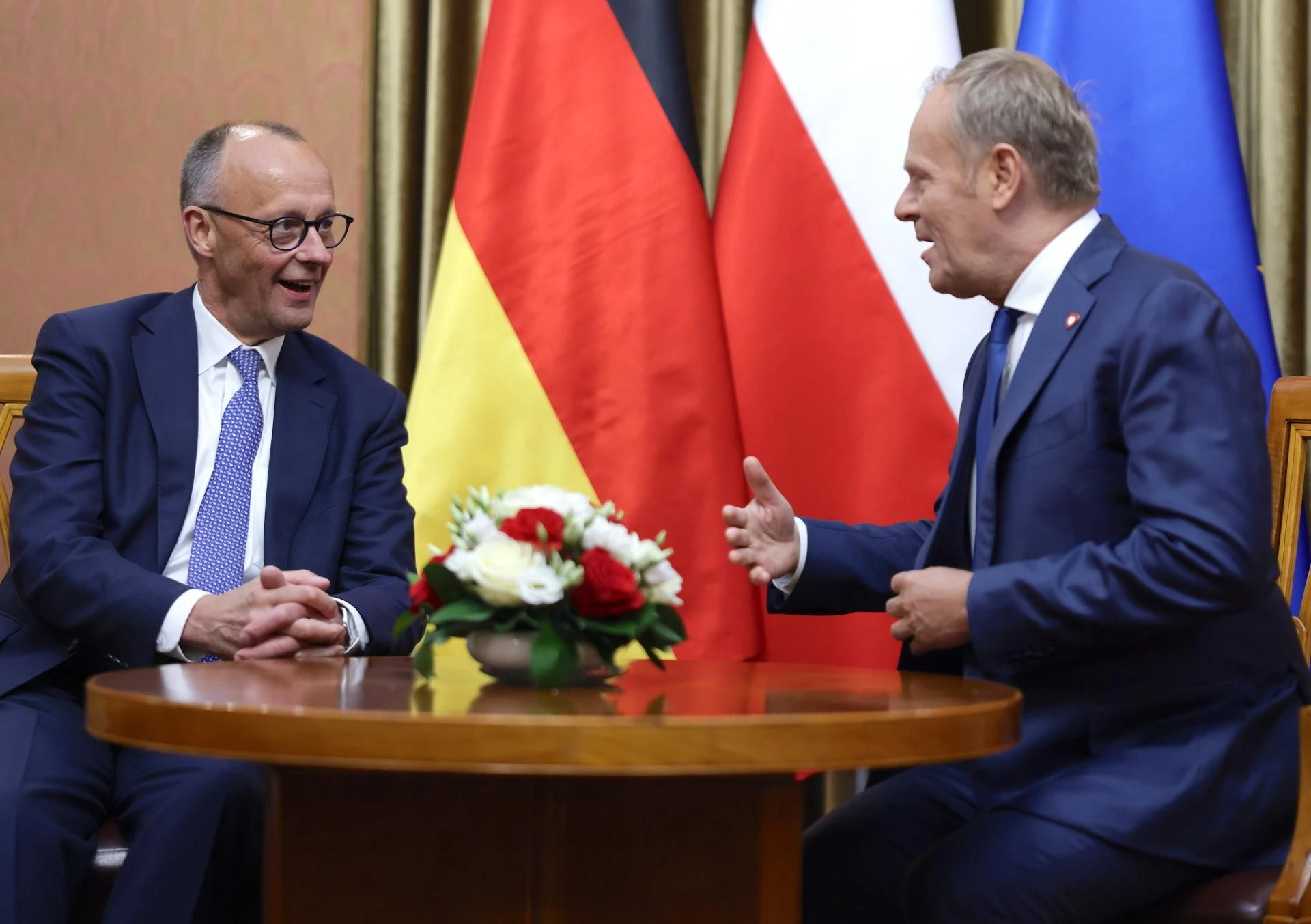 wysłuchał ostrej krytyki? Tusk obsztorcował nowego kanclerza Niemiec?! Niemiecka prasa pisze o zimnym prysznic…