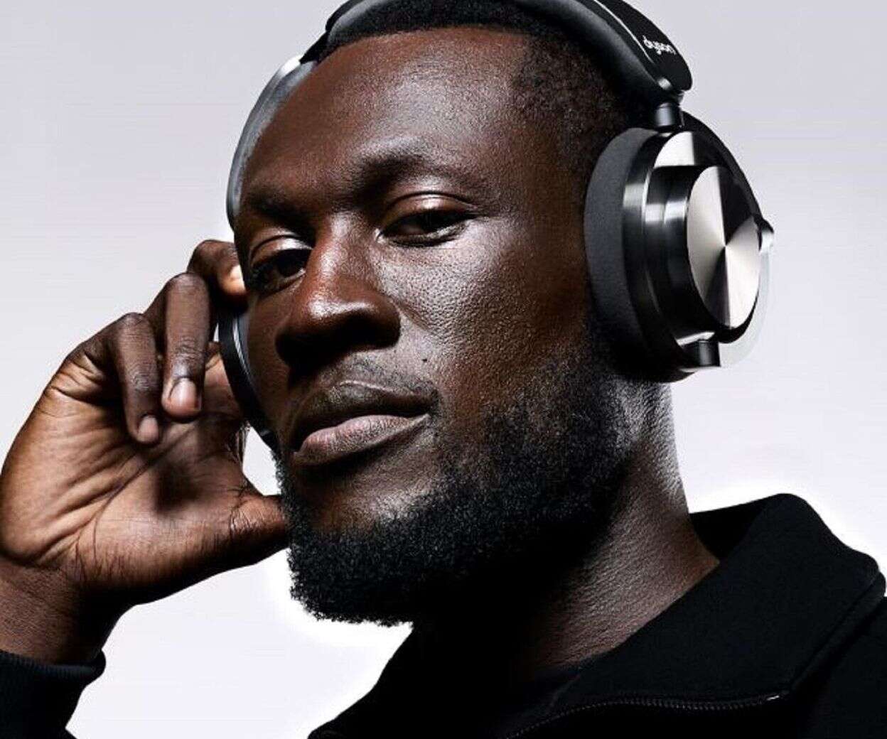 Dyson ogłasza Stormzy'ego globalnym ambasadorem dla słuchawek Dyson OnTrac™